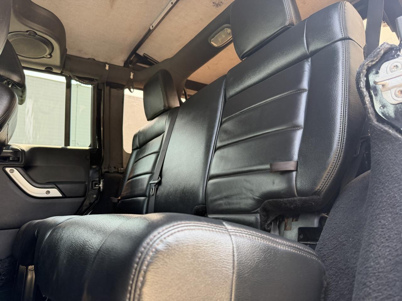 Jeep Wrangler Unlimited Sahara 4WD 2012