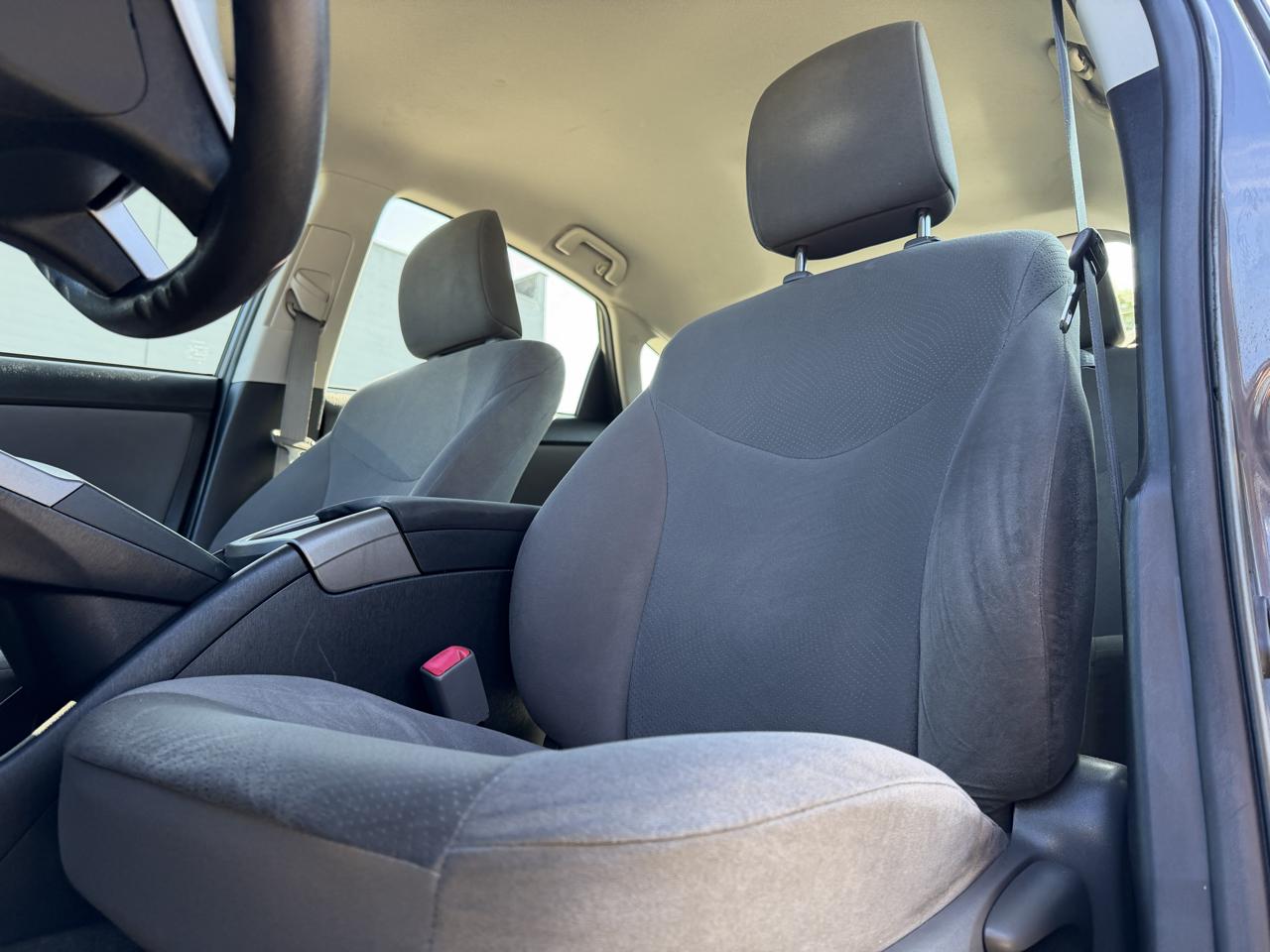 Toyota Prius Prius V 2012
