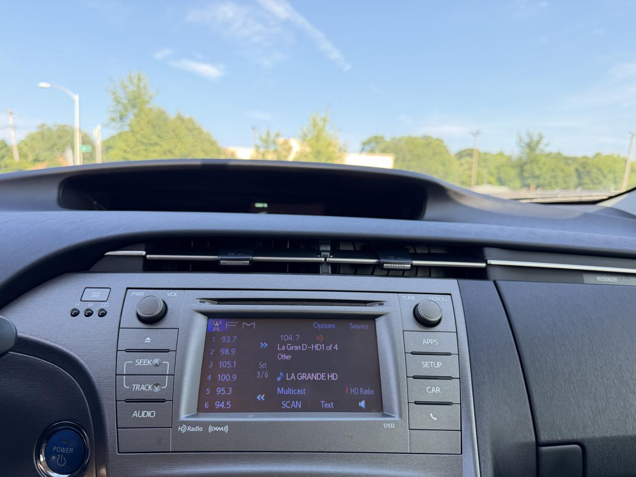 Toyota Prius Prius V 2012
