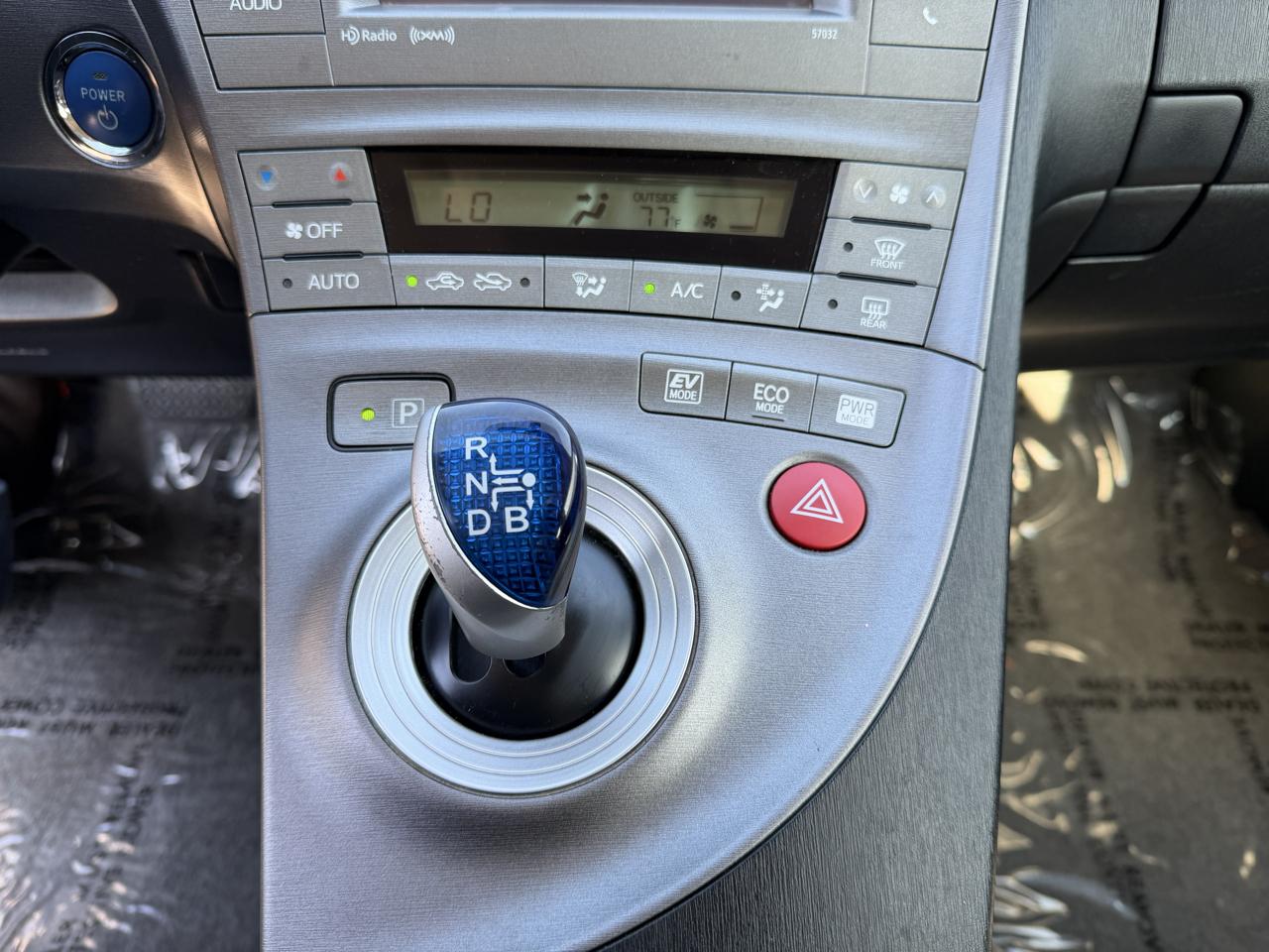 Toyota Prius Prius V 2012