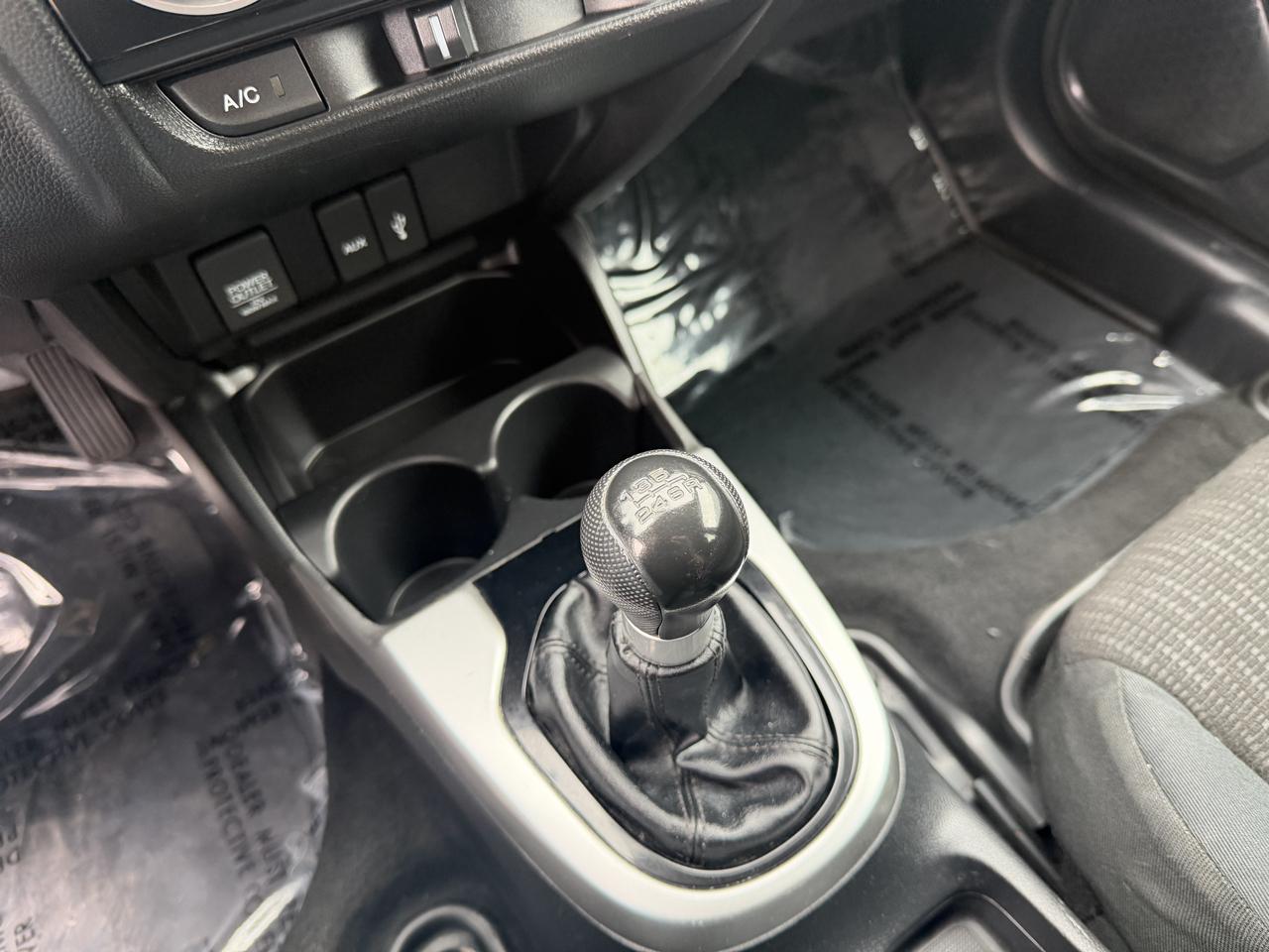 Honda Fit LX 6-Spd MT 2015