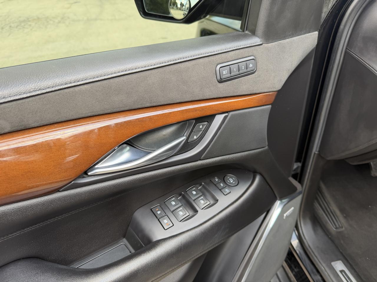 Cadillac Escalade Premium 4WD 2018