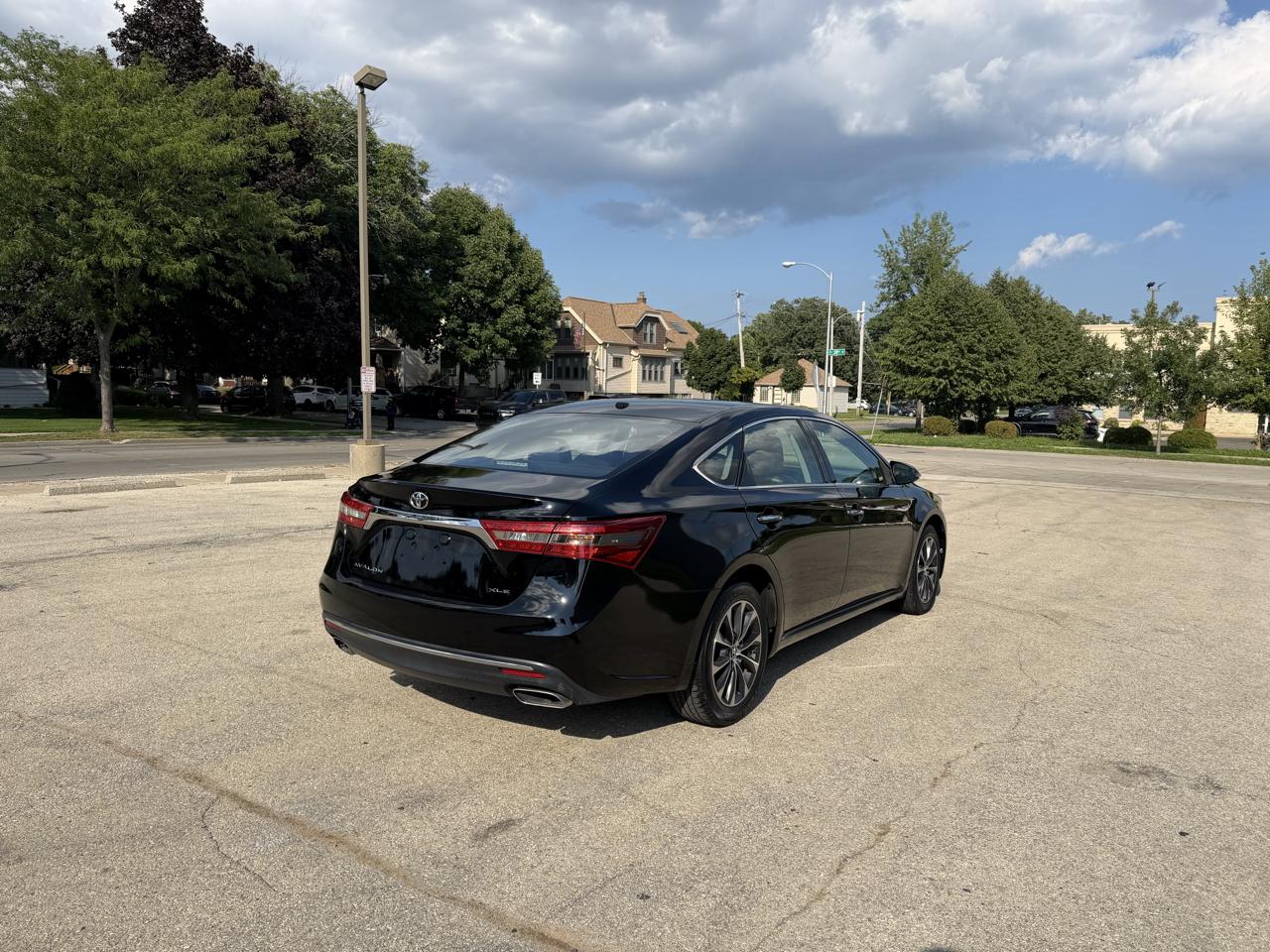 Toyota Avalon XLE 2018