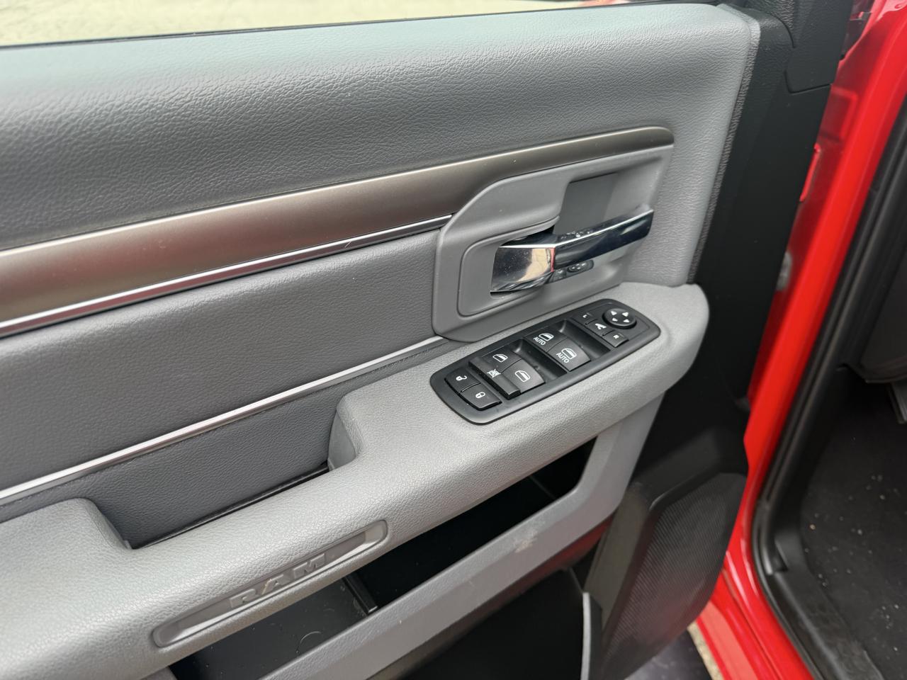 RAM 1500 Classic Tradesman Crew Cab SWB 4WD 2019