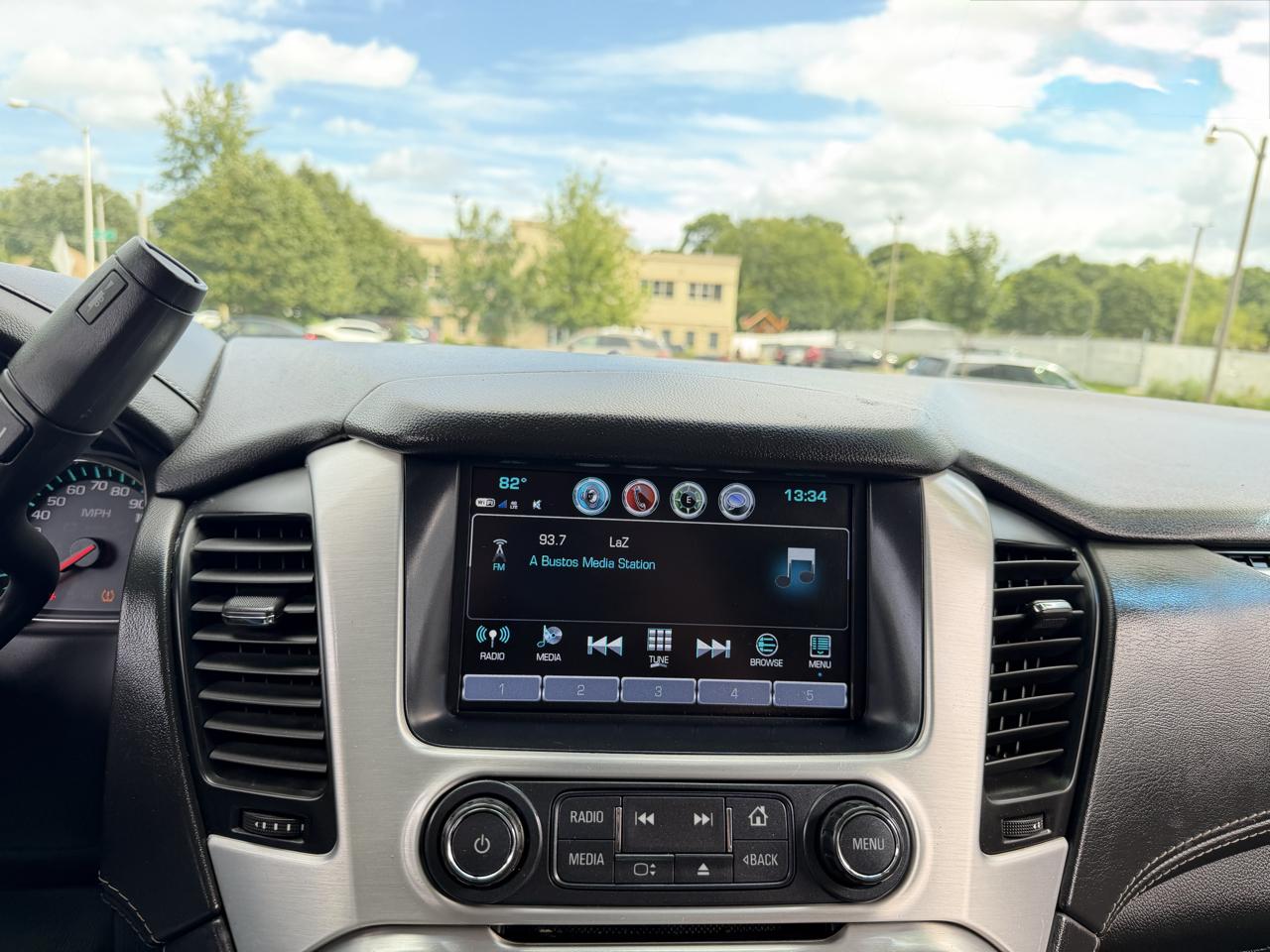 GMC Yukon XL SLE 4WD 2017