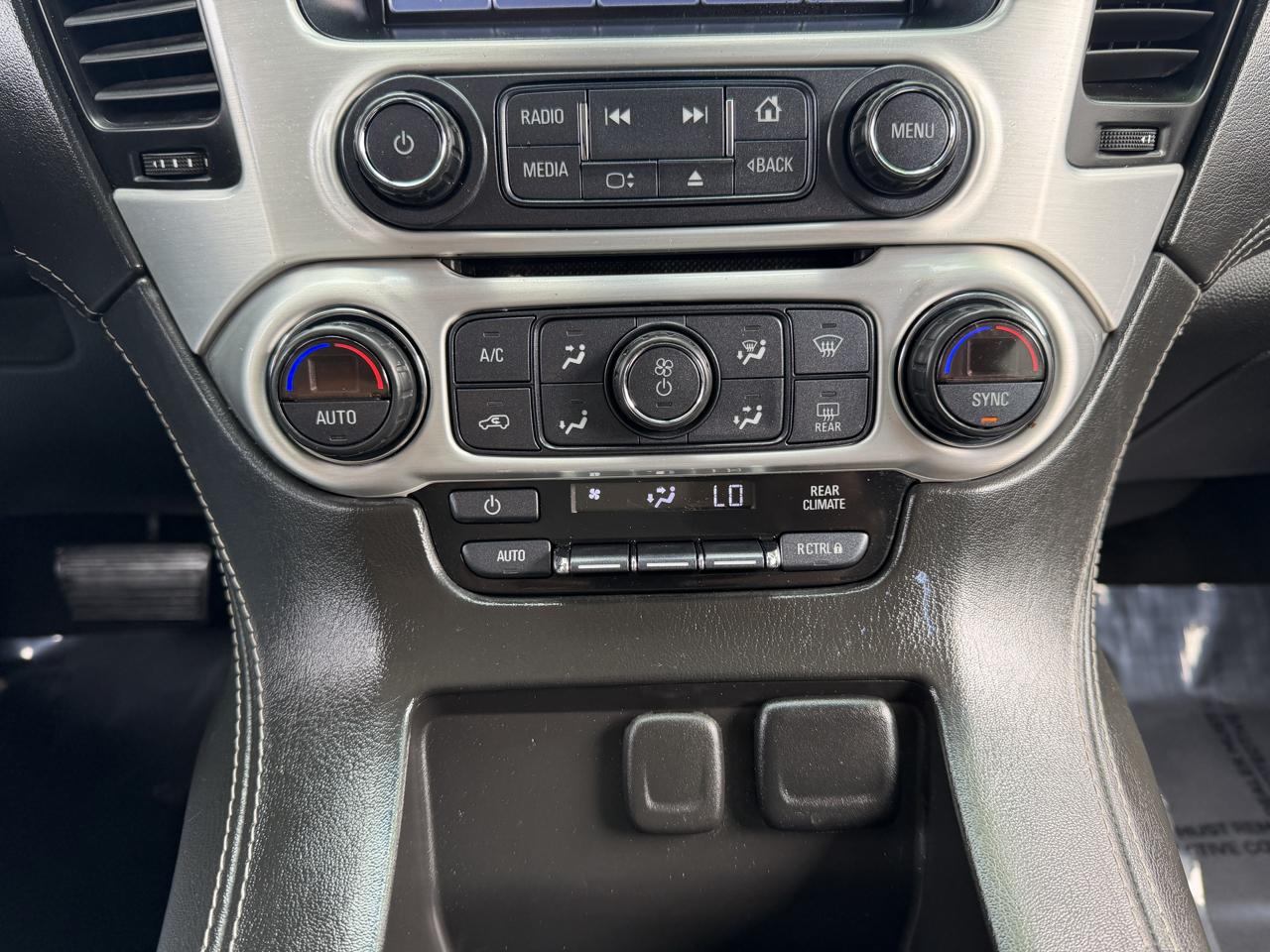 GMC Yukon XL SLE 4WD 2017