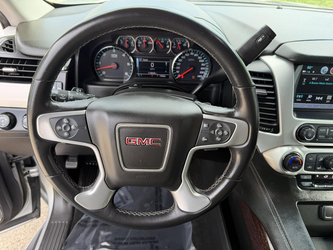 GMC Yukon XL SLE 4WD 2017