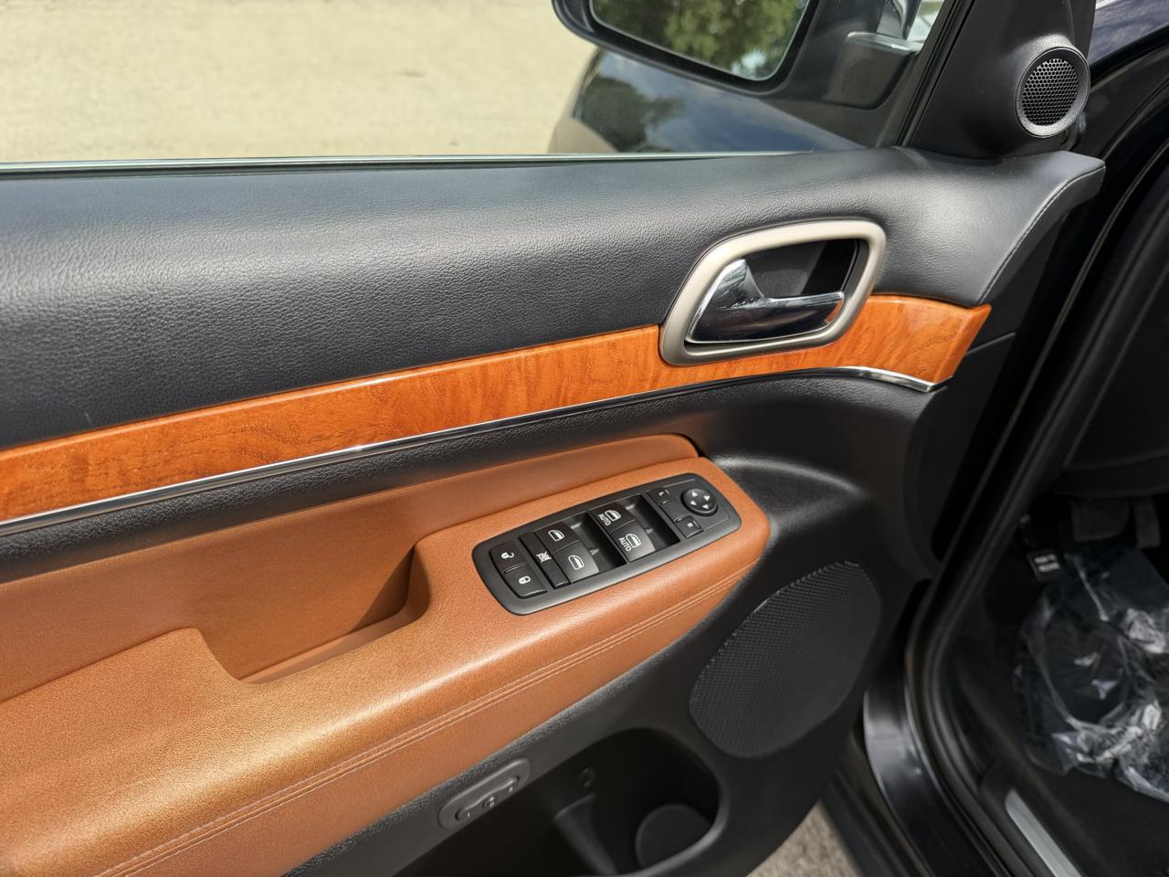 Jeep Grand Cherokee Overland 4WD 2011