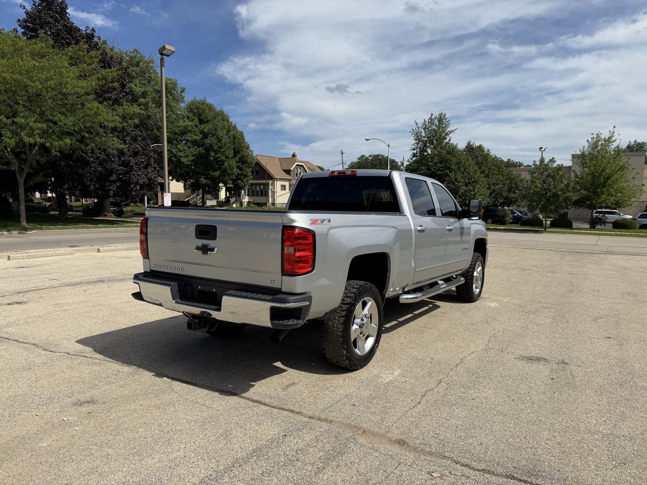 Chevrolet Silverado 2500HD LT Crew Cab Long Box 4WD 2018