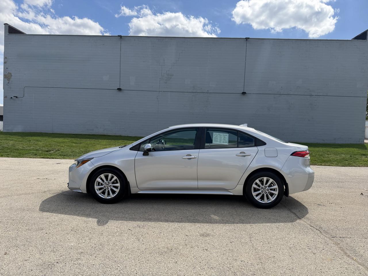 Toyota Corolla LE 2024