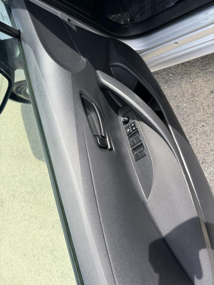 Toyota Corolla LE 2024