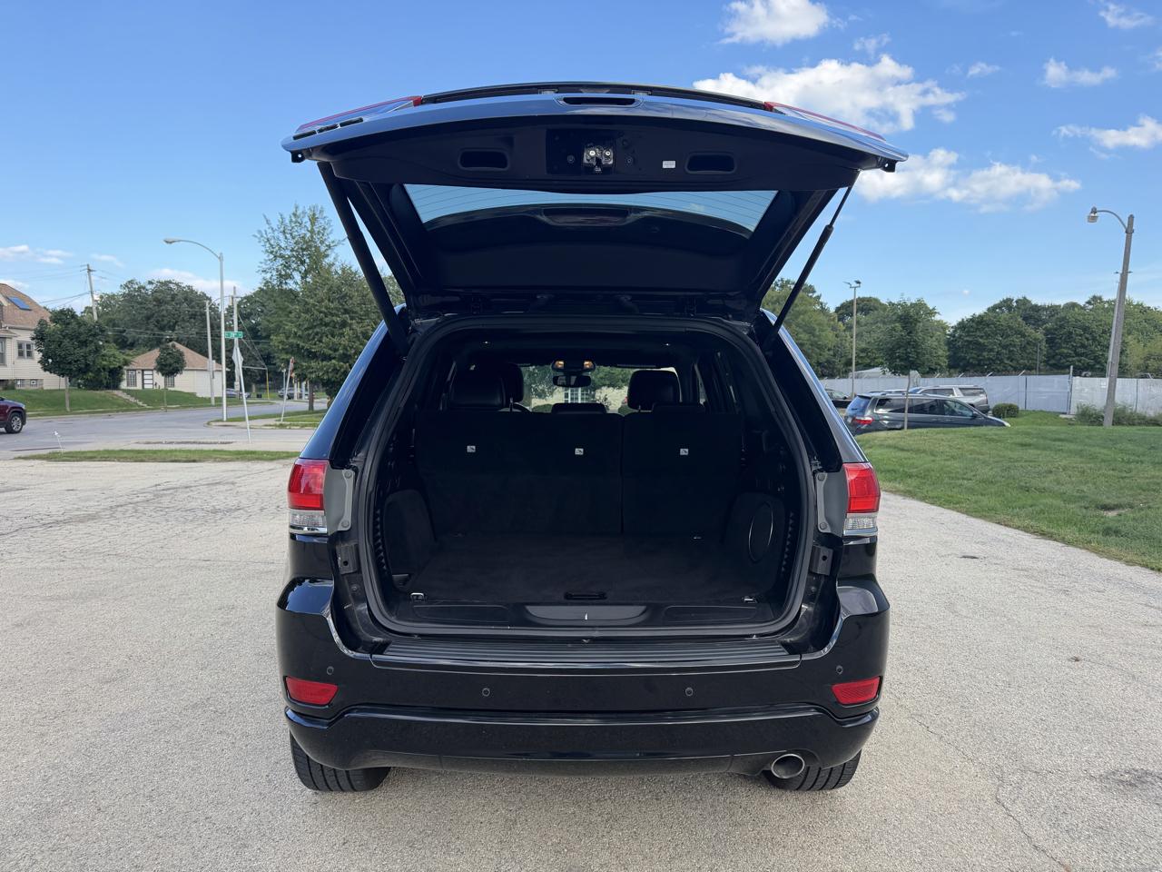 Jeep Grand Cherokee Laredo 4WD 2017