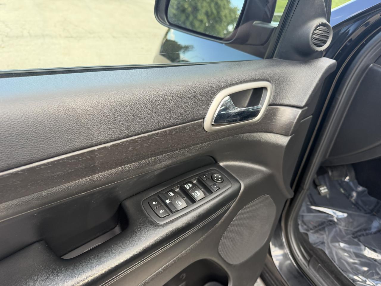 Jeep Grand Cherokee Laredo 4WD 2017