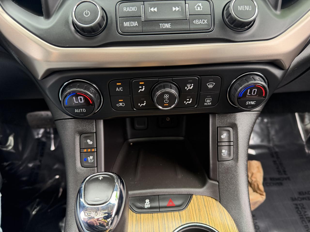 GMC Acadia Denali AWD 2018