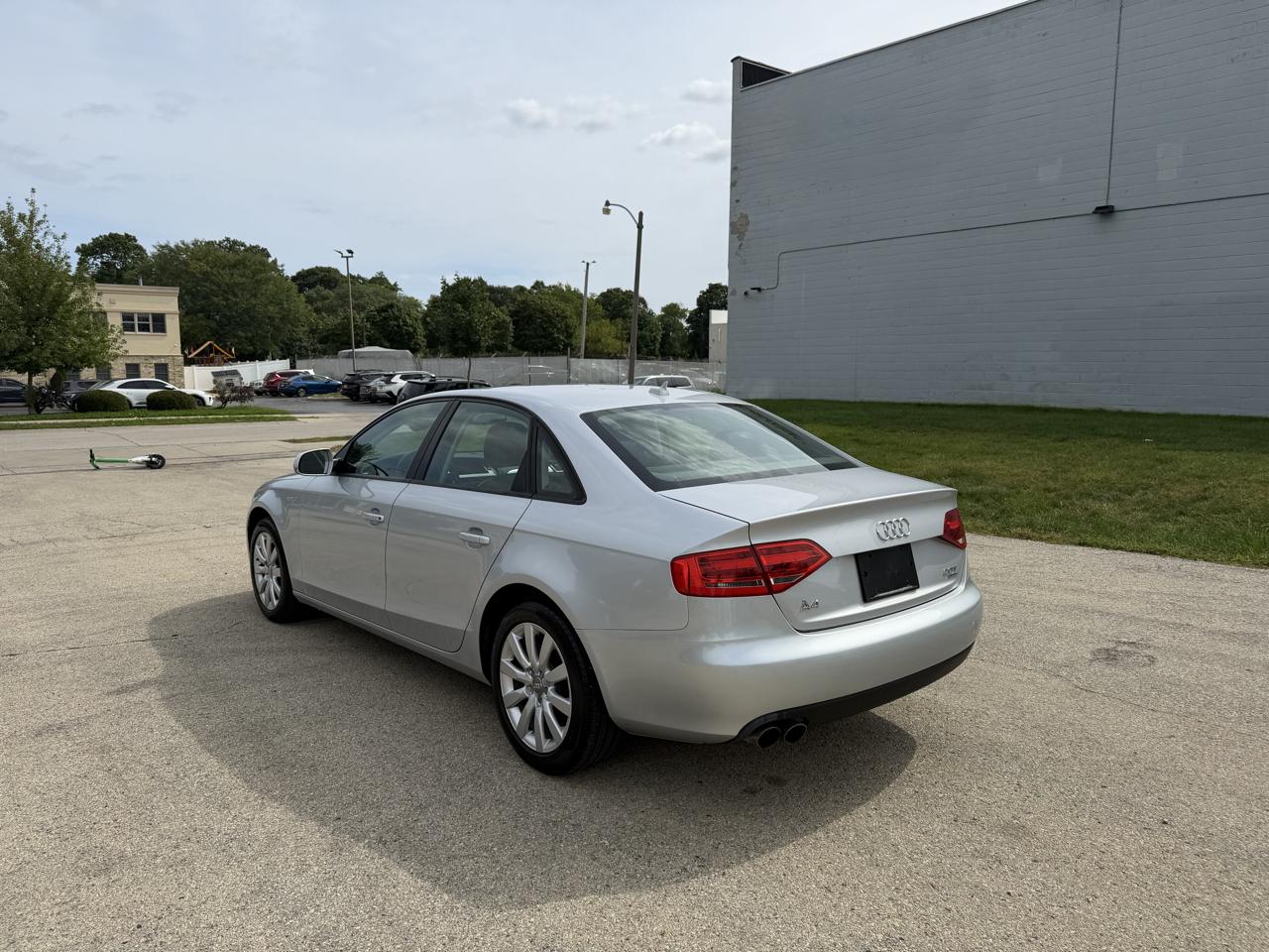 Audi A4 2.0T Sedan quattro Tiptronic 2012