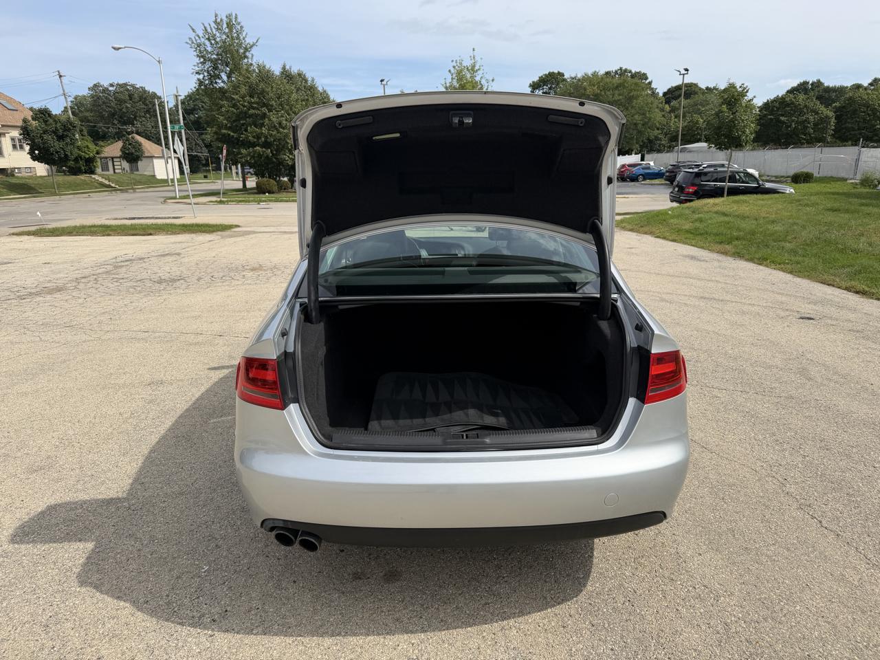 Audi A4 2.0T Sedan quattro Tiptronic 2012