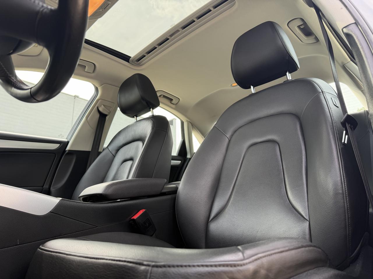 Audi A4 2.0T Sedan quattro Tiptronic 2012