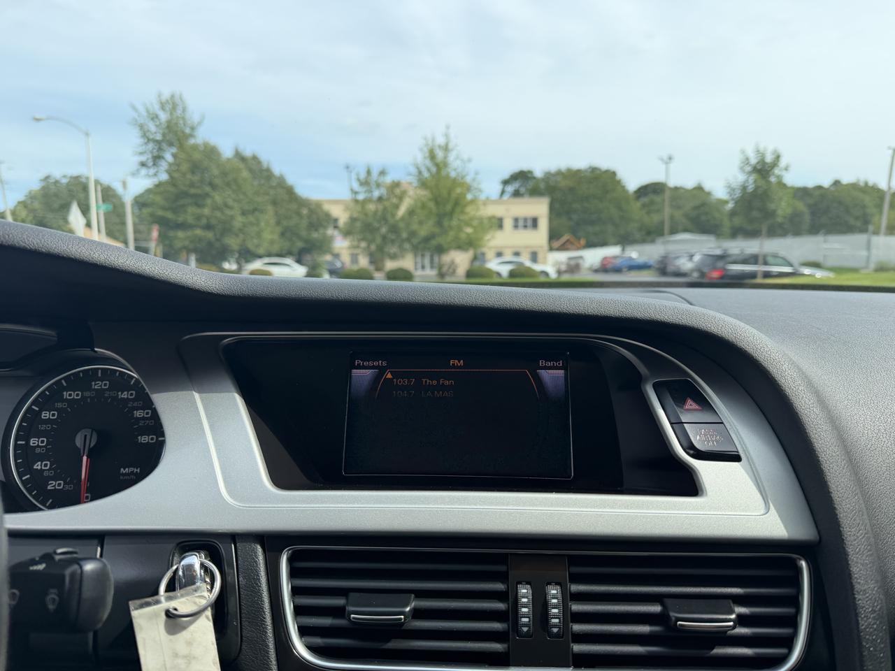 Audi A4 2.0T Sedan quattro Tiptronic 2012