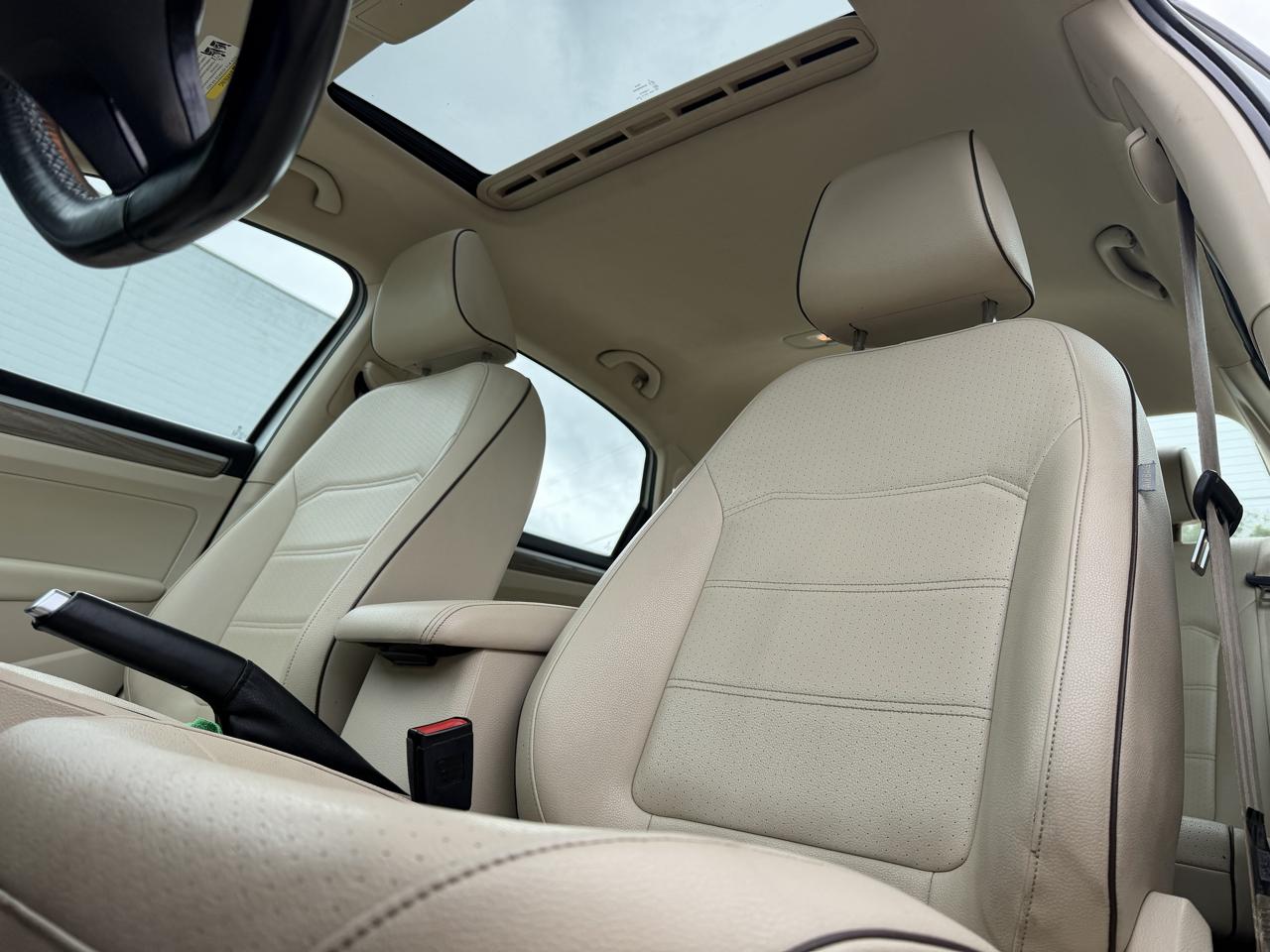 Volkswagen Passat SE PZEV 6A w/ Sunroof & Nav 2016