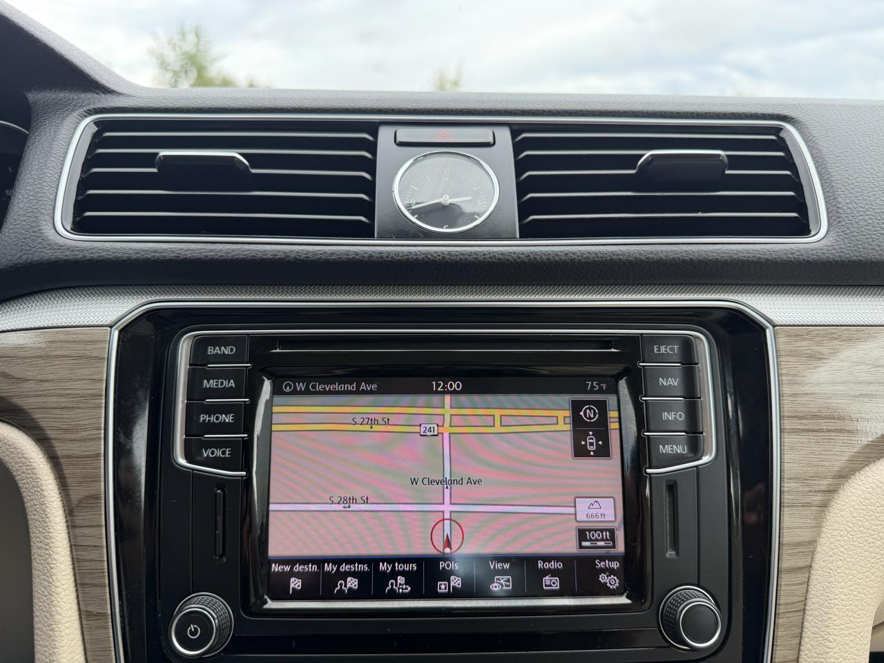 Volkswagen Passat SE PZEV 6A w/ Sunroof & Nav 2016