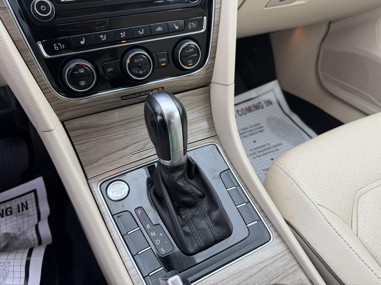 Volkswagen Passat SE PZEV 6A w/ Sunroof & Nav 2016
