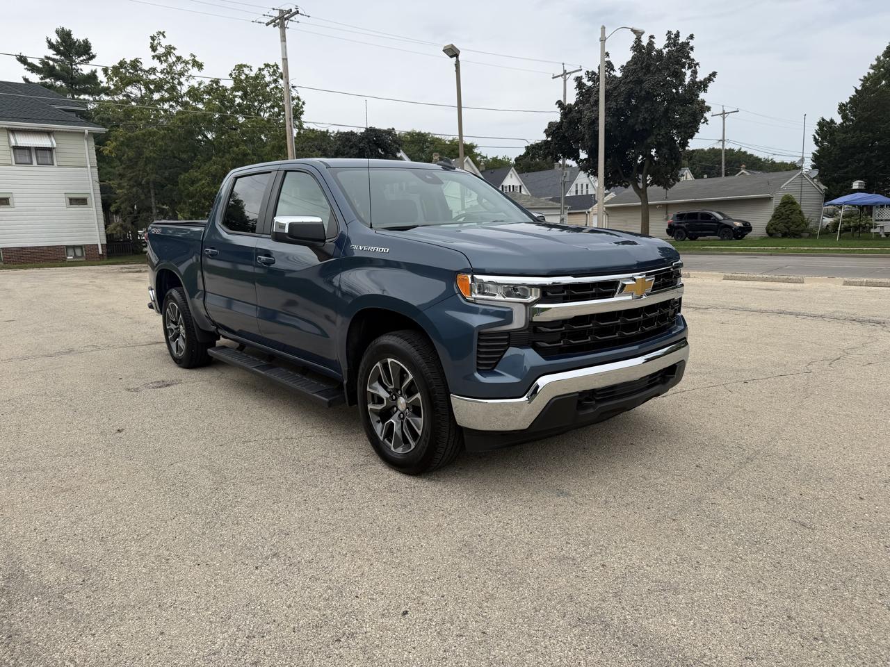 Chevrolet Silverado 1500 LT-L Crew Cab 4WD 2024