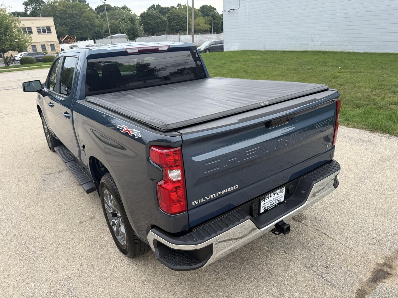 Chevrolet Silverado 1500 LT-L Crew Cab 4WD 2024