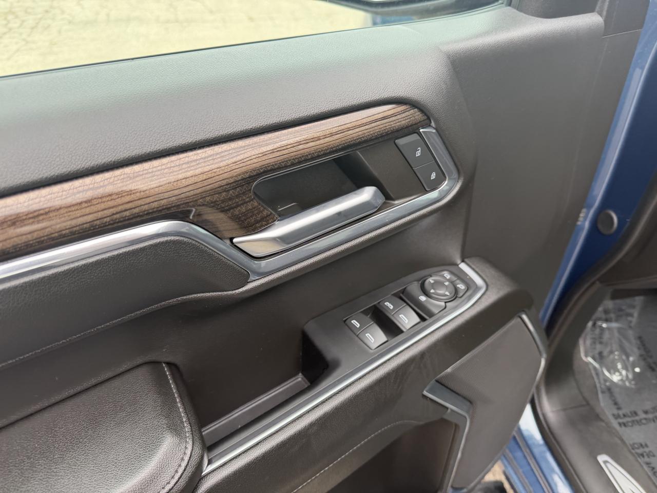 Chevrolet Silverado 1500 LT-L Crew Cab 4WD 2024