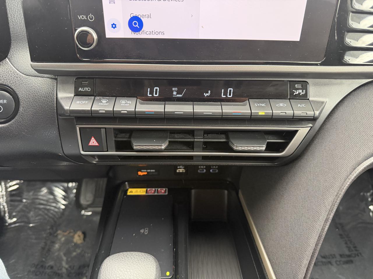 Toyota Camry Hybrid XLE 2025