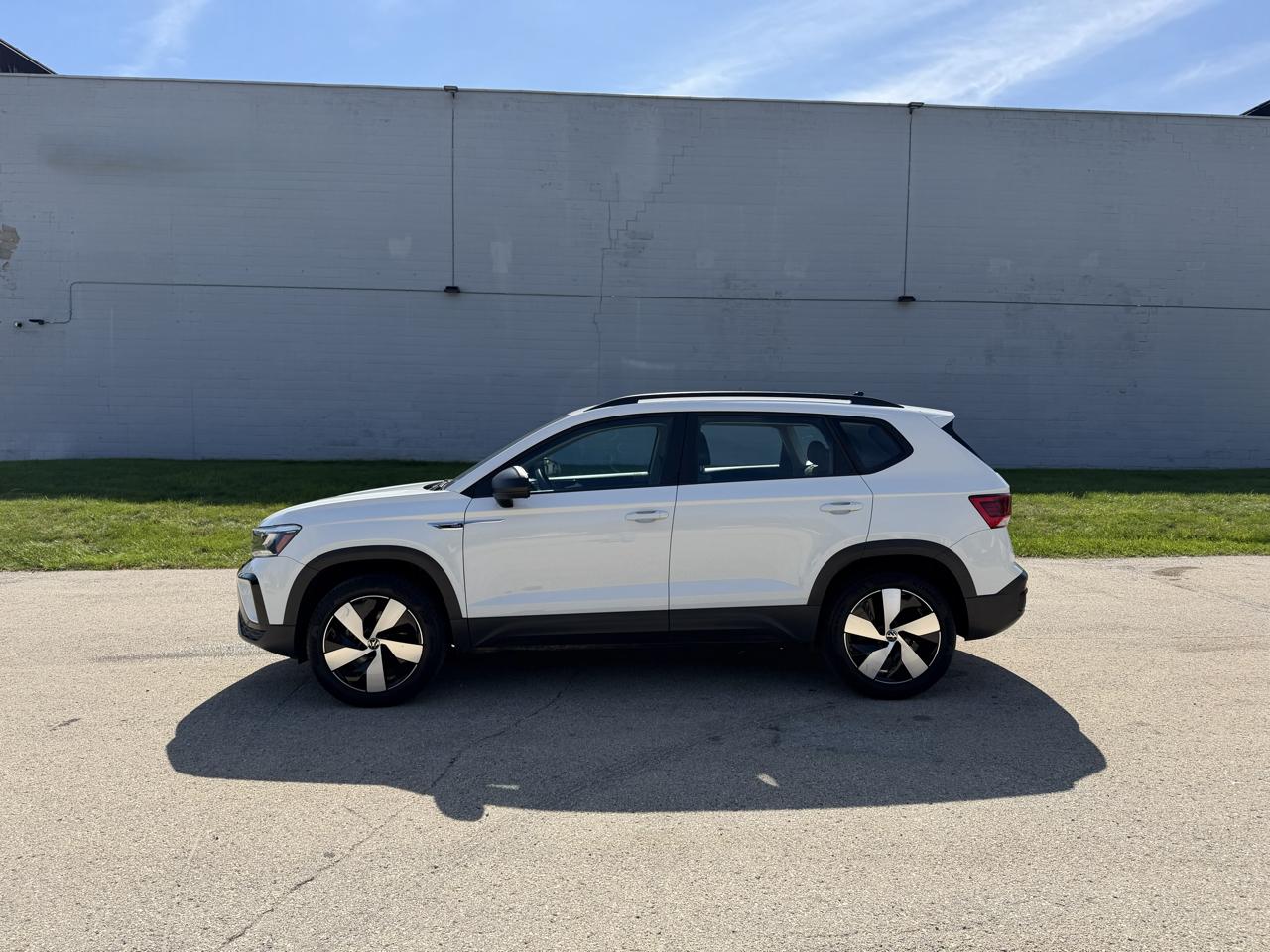 Volkswagen Taos S 2023