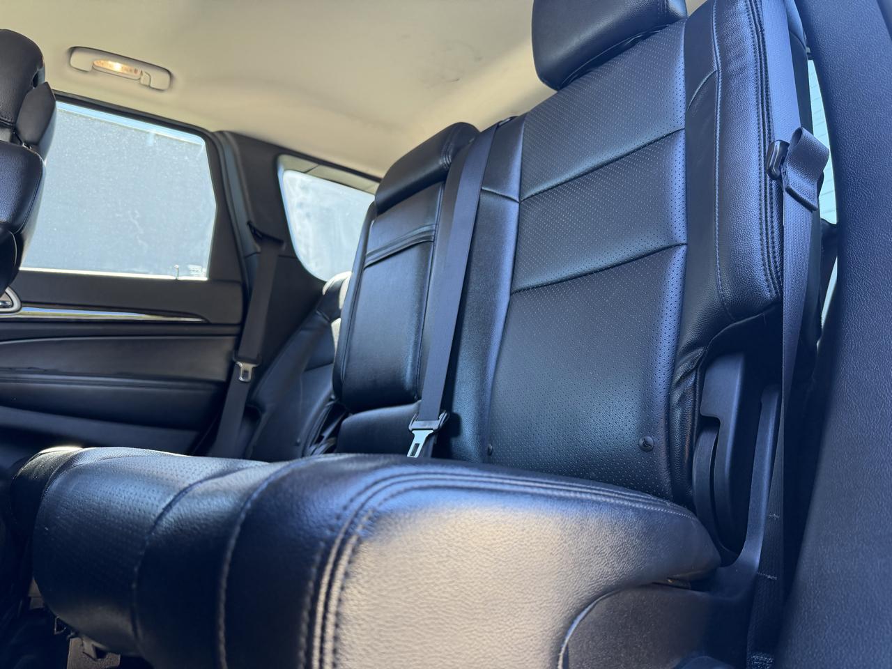 Jeep Grand Cherokee Laredo 4WD 2012