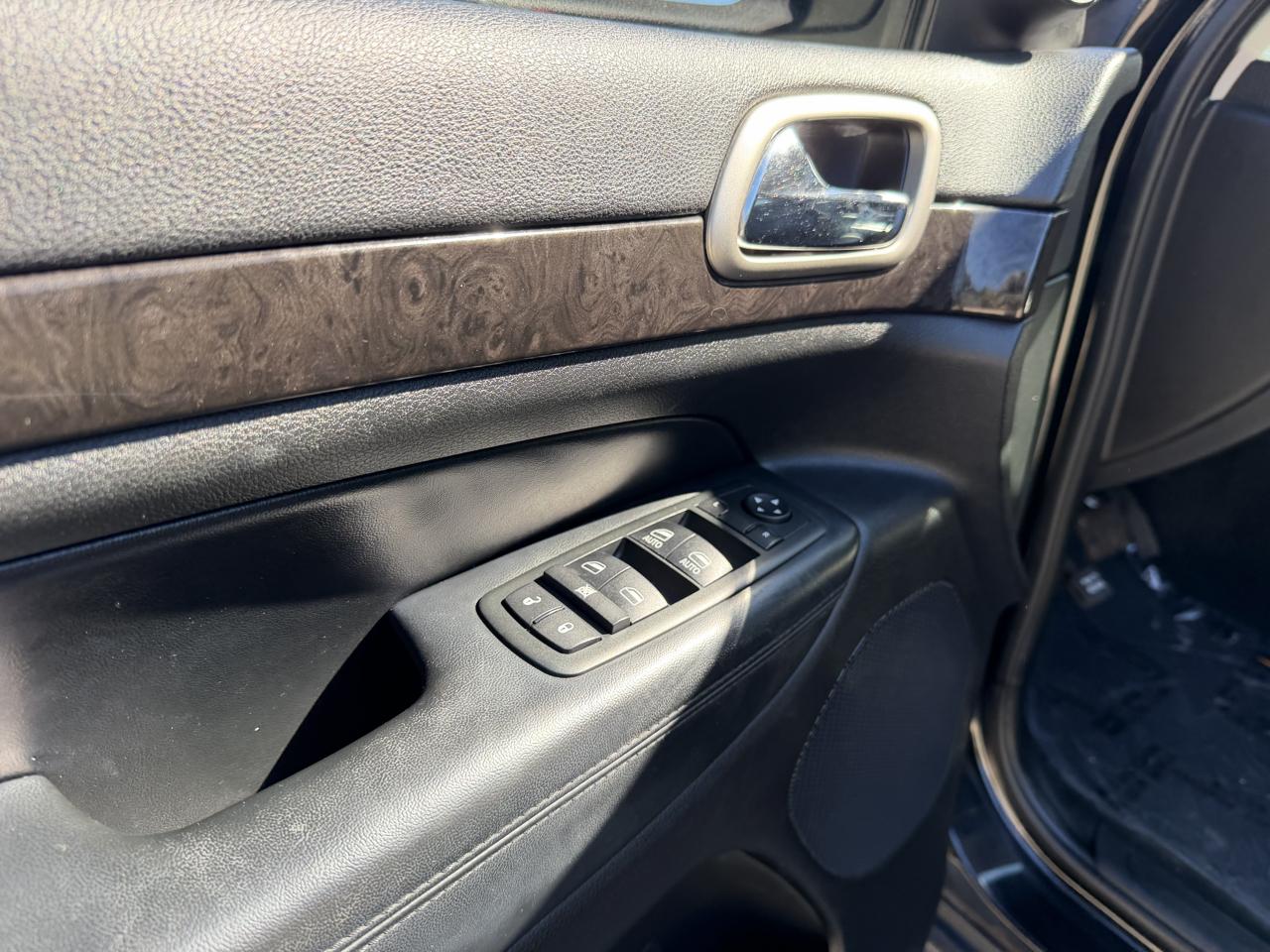 Jeep Grand Cherokee Laredo 4WD 2012