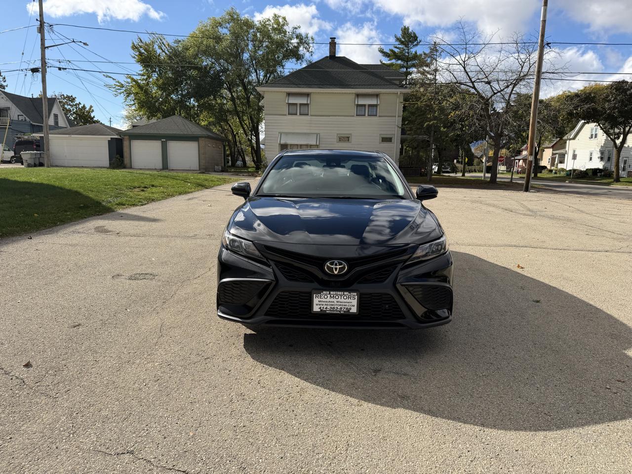 Toyota Camry SE 2021
