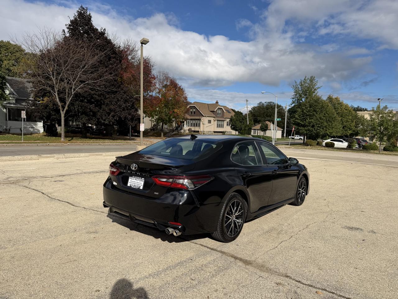 Toyota Camry SE 2021