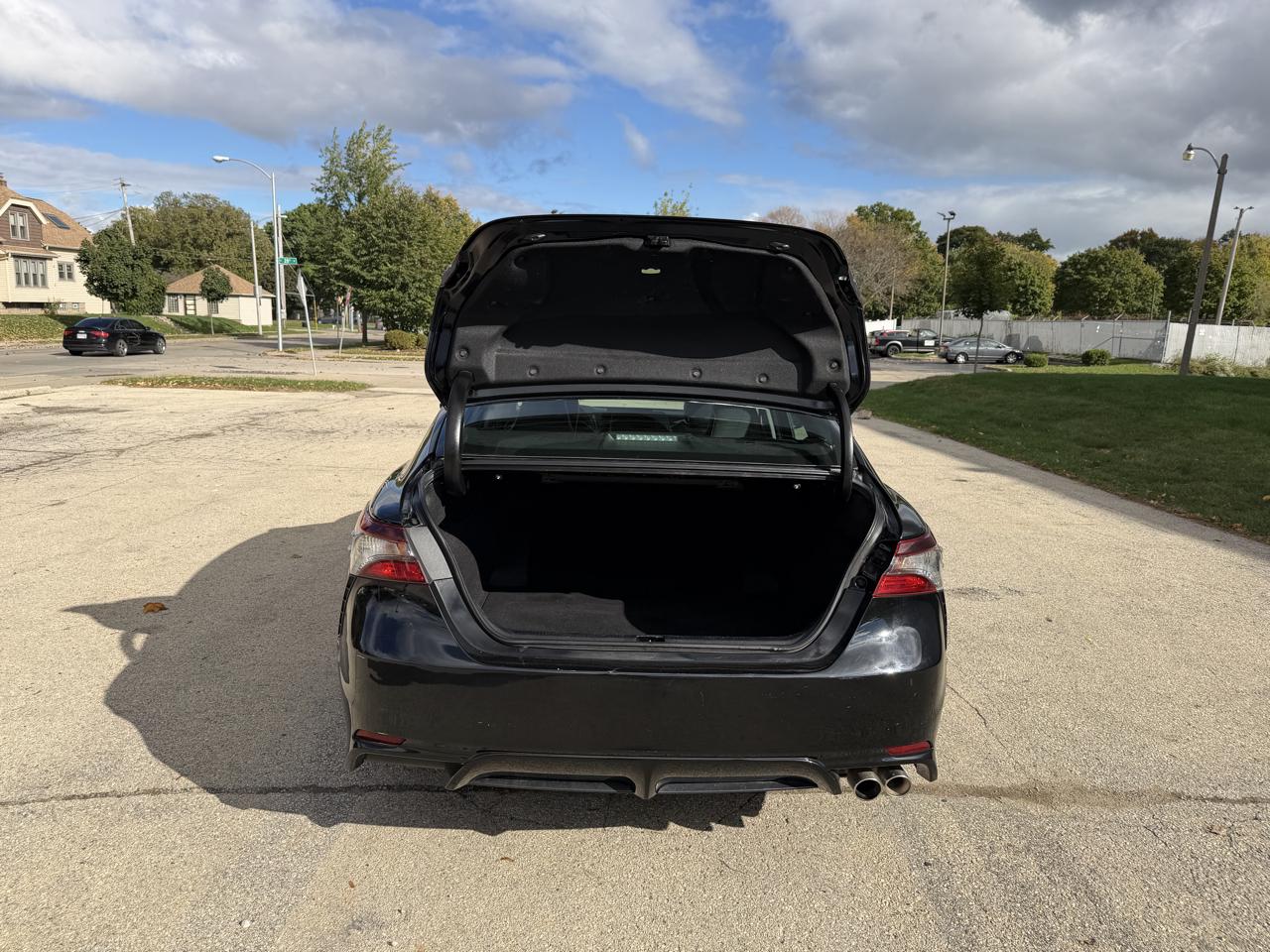 Toyota Camry SE 2021