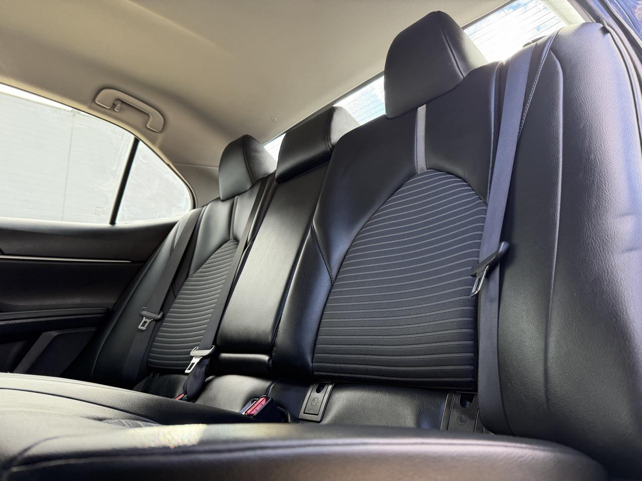 Toyota Camry SE 2021