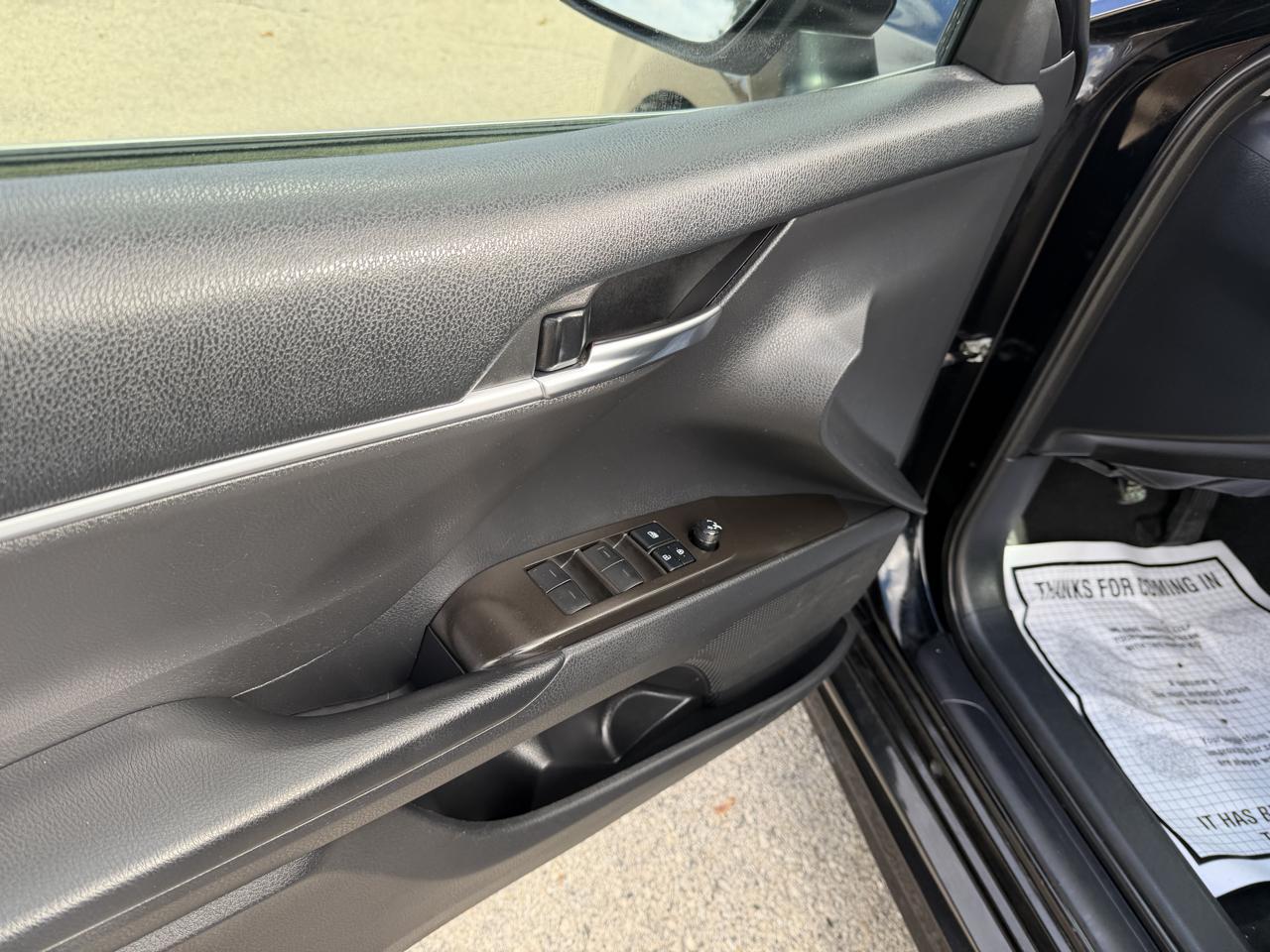 Toyota Camry SE 2021