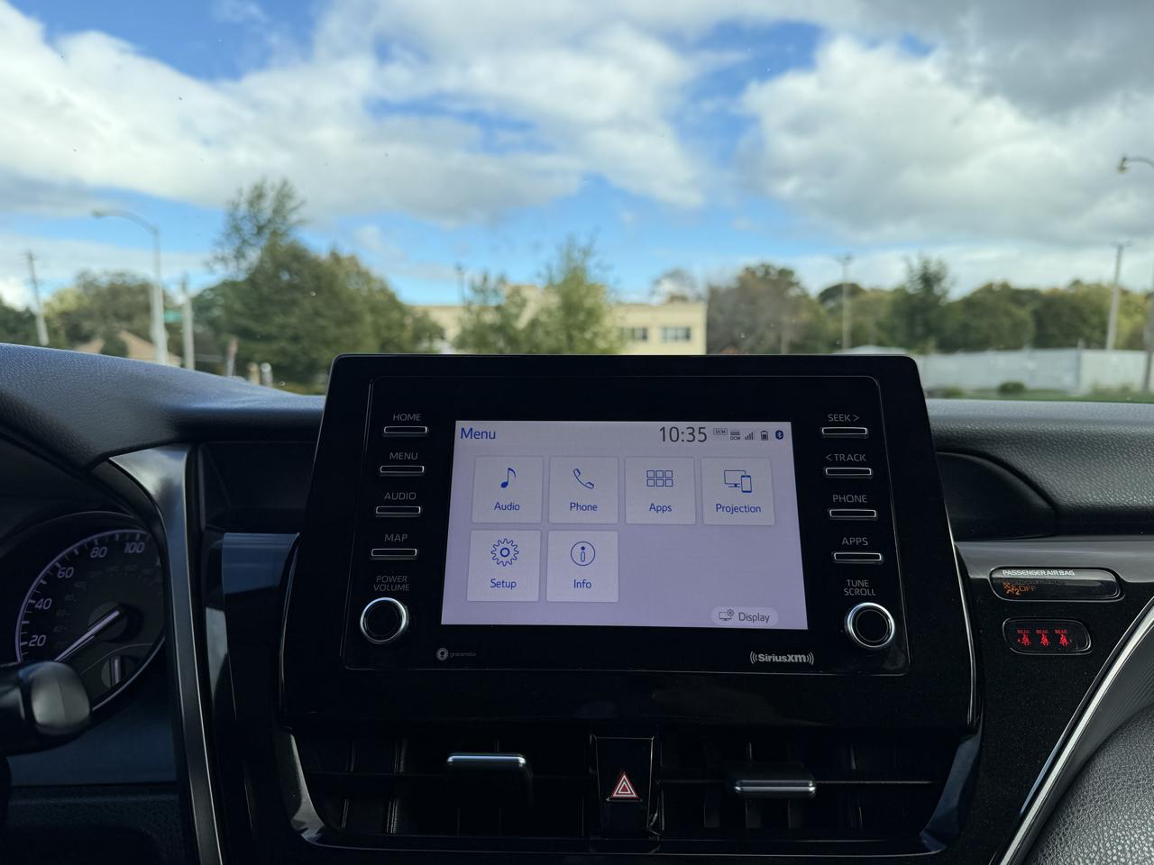 Toyota Camry SE 2021