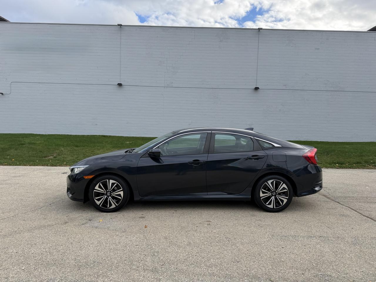 Honda Civic EX-T Sedan 6M 2018