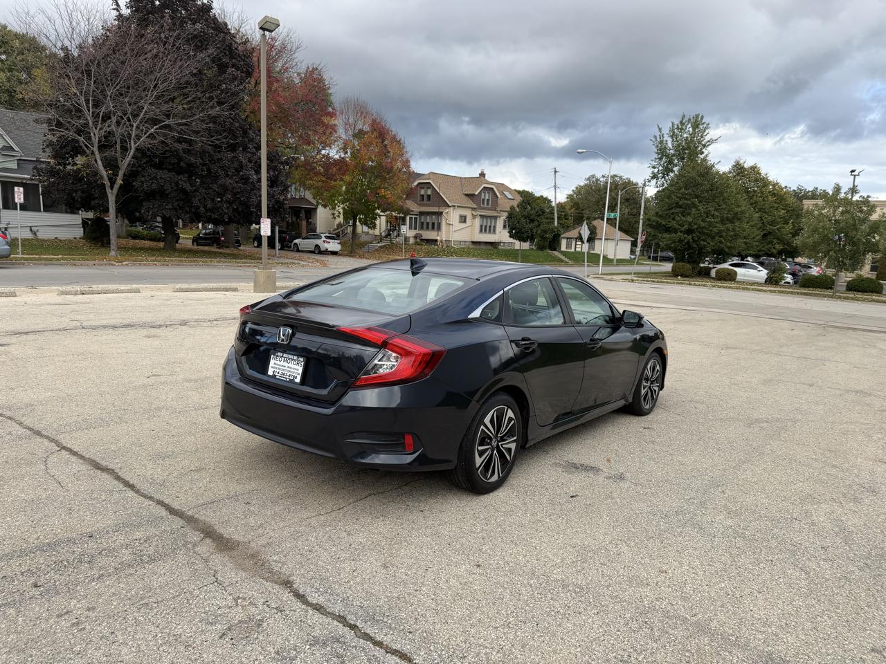 Honda Civic EX-T Sedan 6M 2018