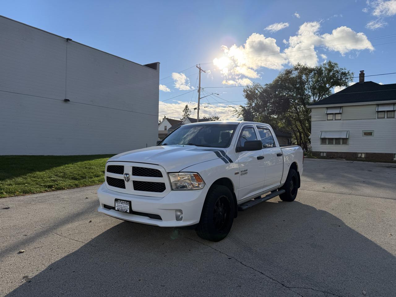 RAM 1500 Tradesman Crew Cab SWB 4WD 2016