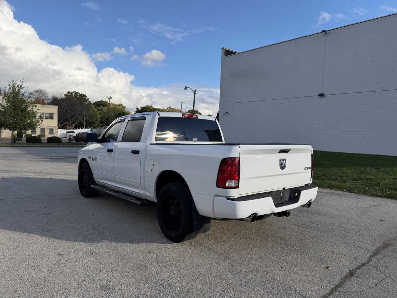 RAM 1500 Tradesman Crew Cab SWB 4WD 2016