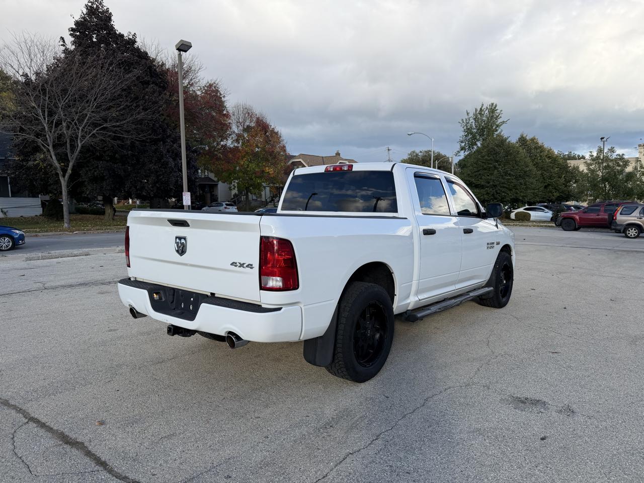 RAM 1500 Tradesman Crew Cab SWB 4WD 2016