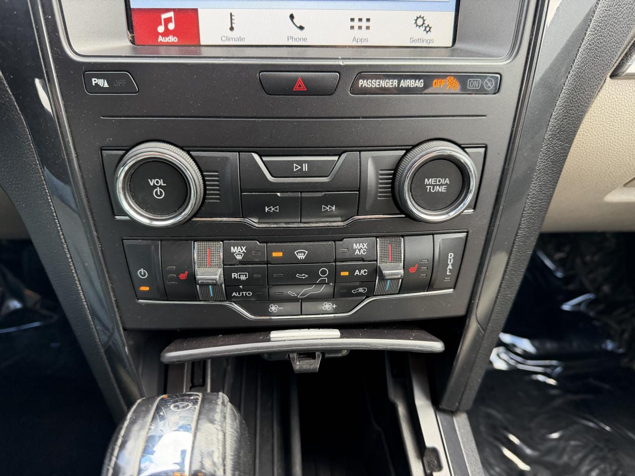 Ford Explorer XLT 4WD 2018