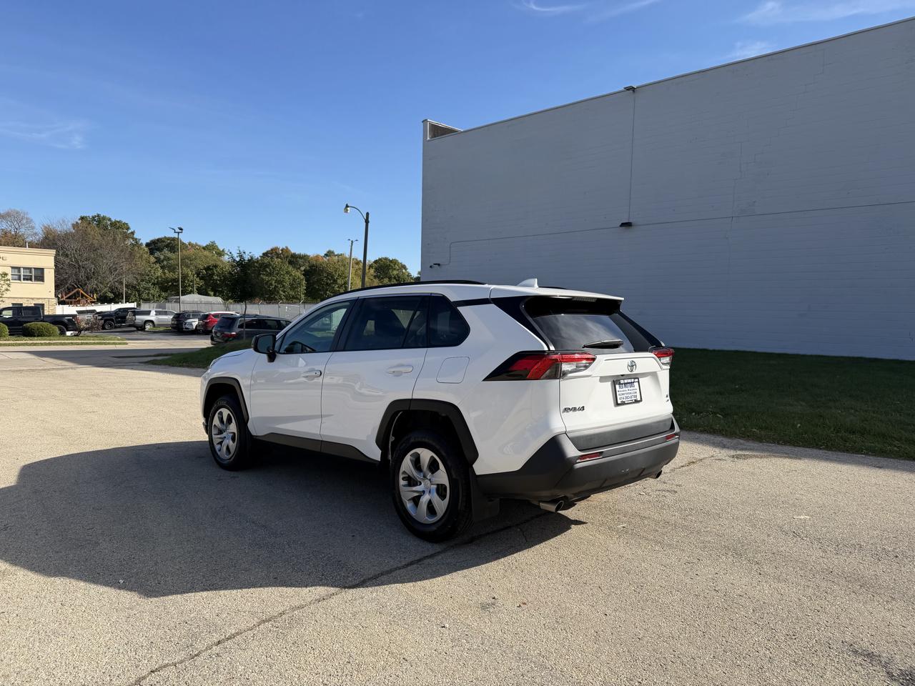 Toyota RAV4 LE AWD 2021