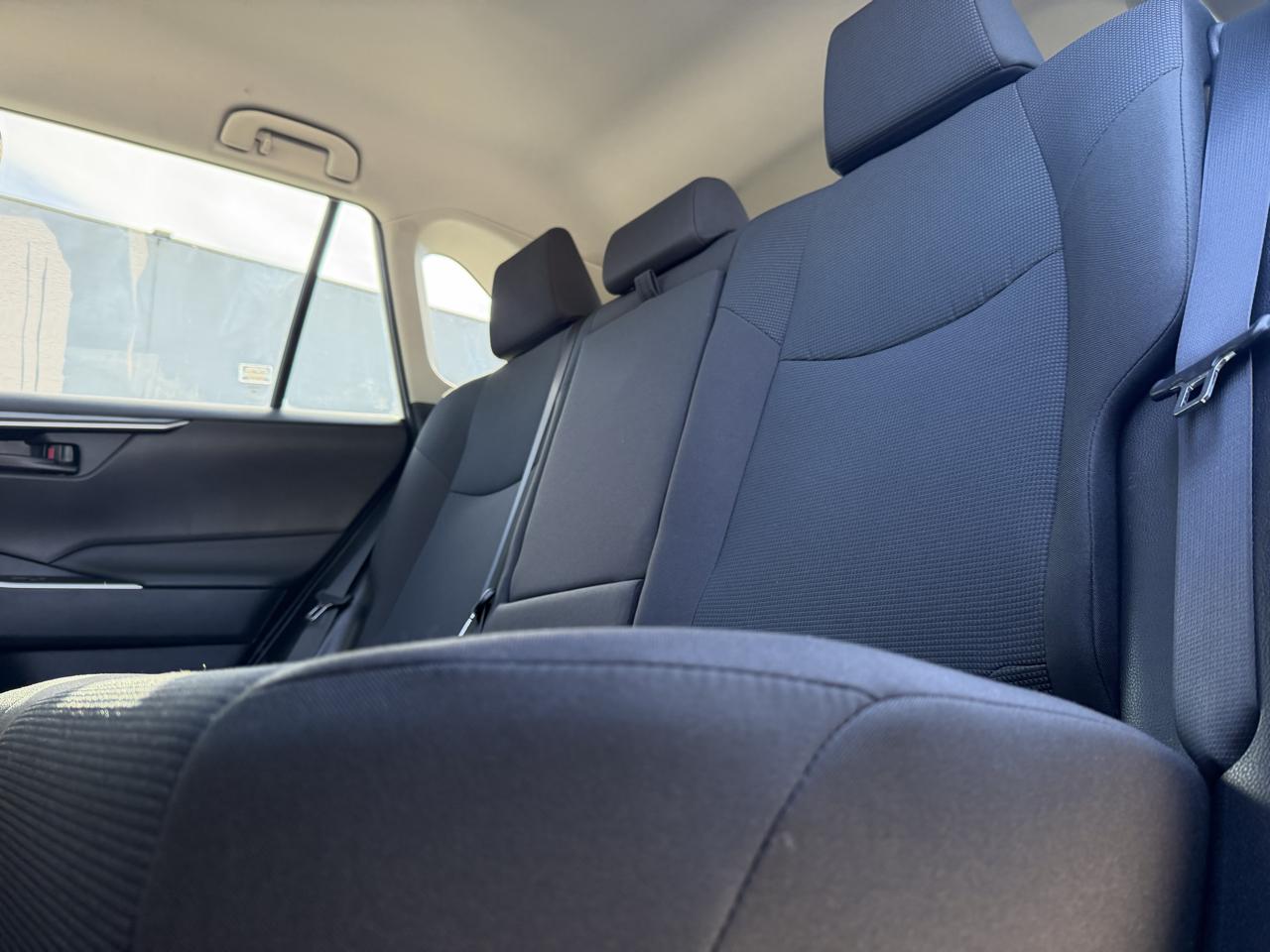 Toyota RAV4 LE AWD 2021