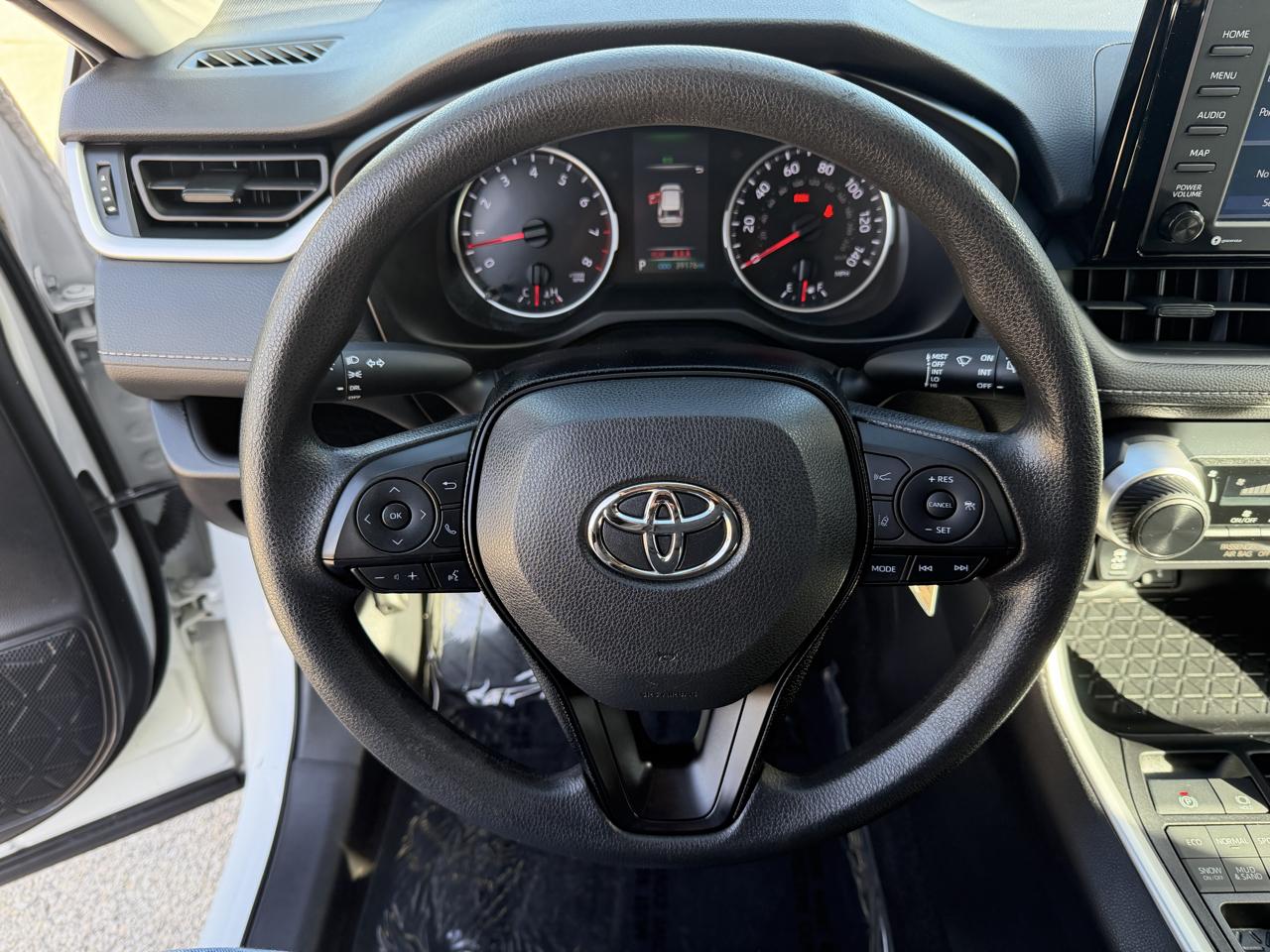 Toyota RAV4 LE AWD 2021