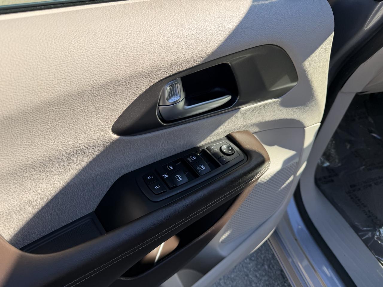 Chrysler Voyager LX 2021