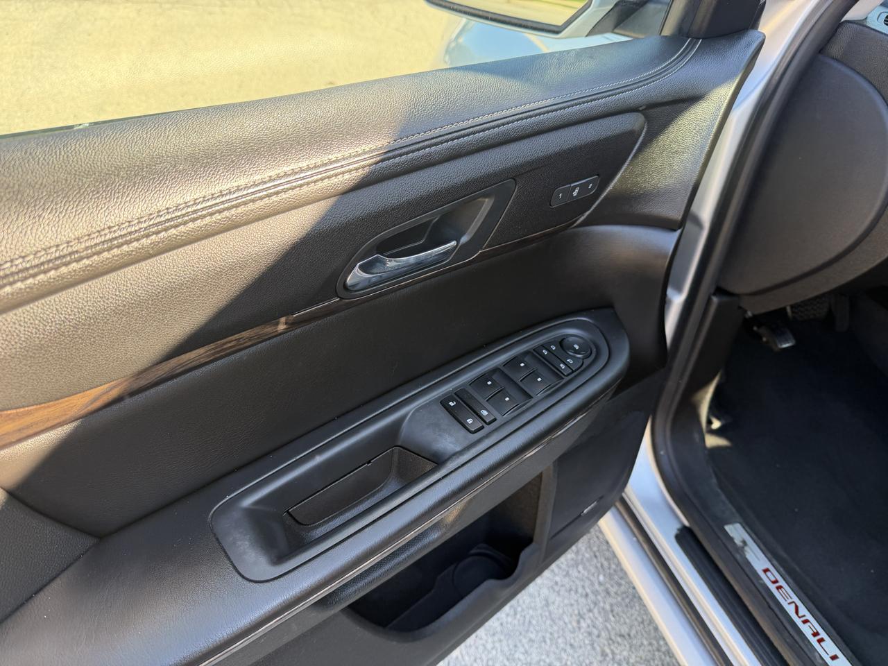 GMC Acadia Denali AWD 2016