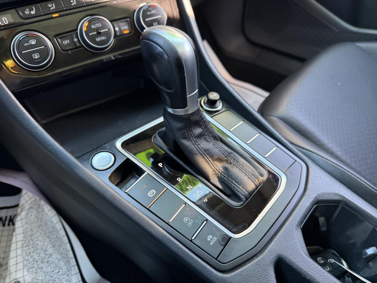 Volkswagen Jetta 1.4T SEL 8A 2019